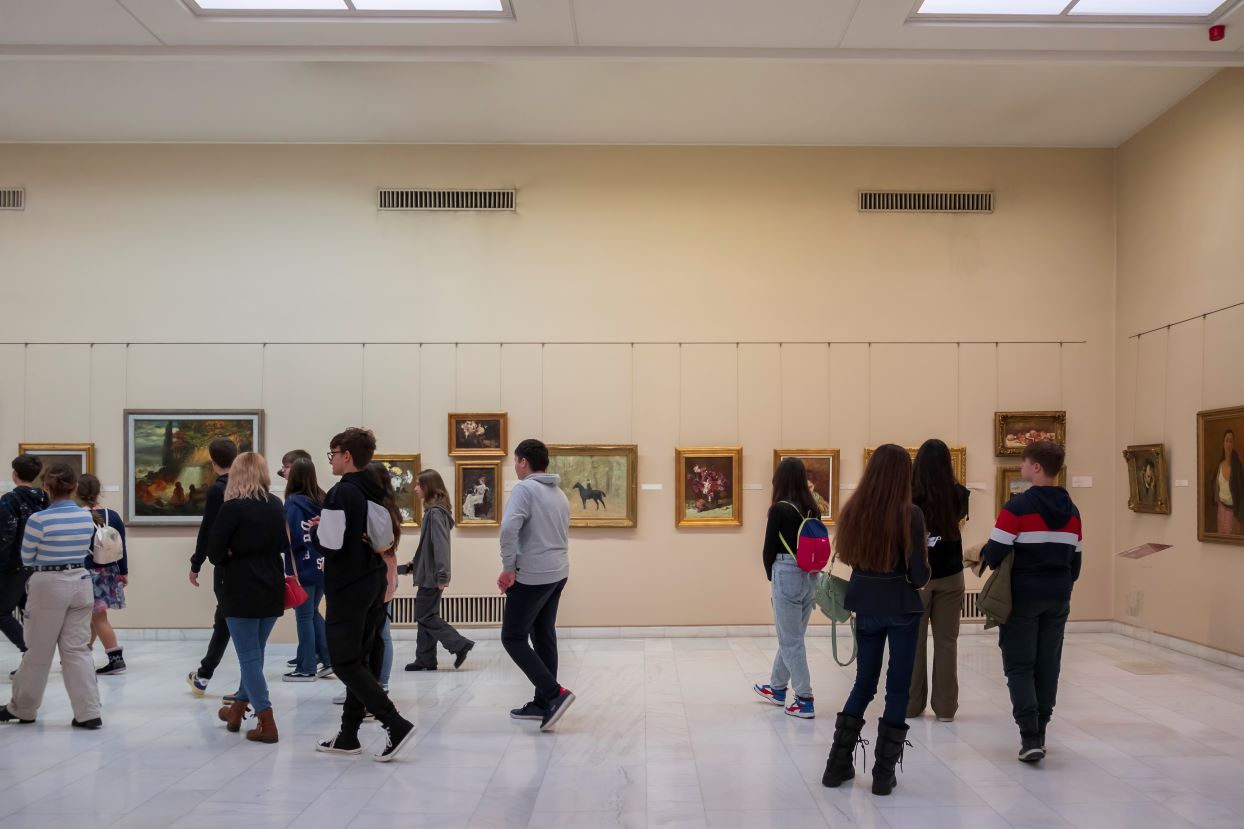 Romania's Cultural Consumption Barometer: Difficult access, cost hamper participation in cultural education activities